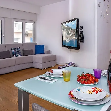 Maya Penthouse - Center Apartment